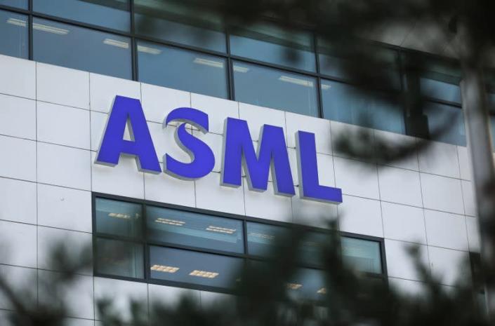 ASML edges past analyst estimate for Q3 profit amid chip shortage